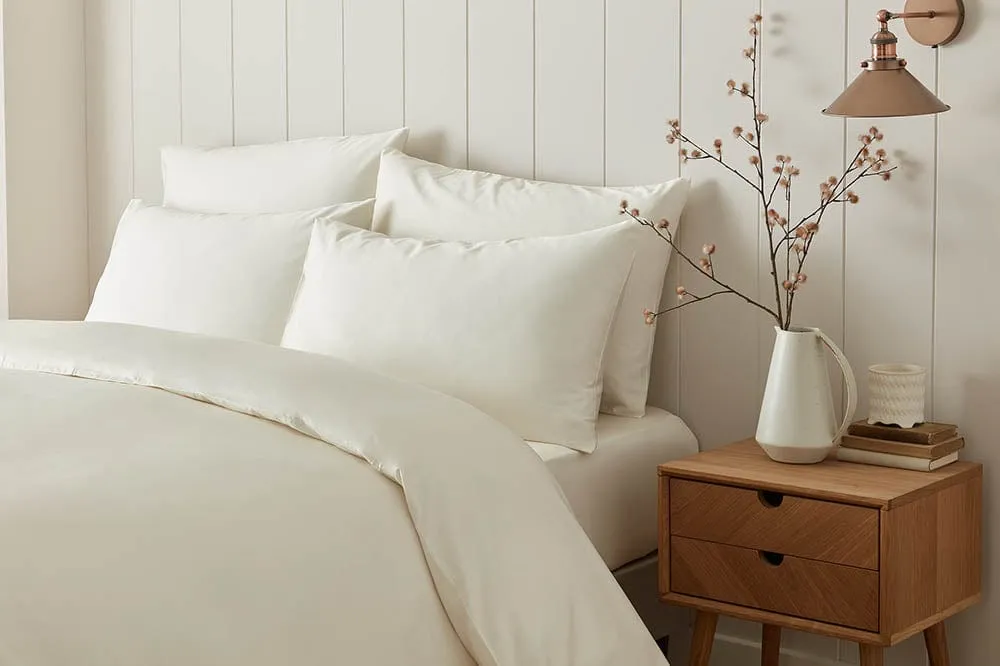 The Aura Collection Bed Set